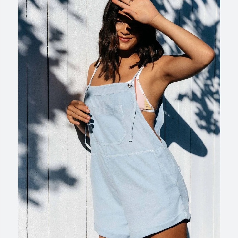 Sz. M Billabong Wild Pursuit Romper-In like new condition